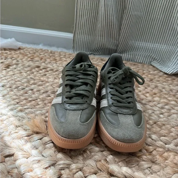 adidas Olive Green & White Samba with Gum Sole - Picture 2 of 4